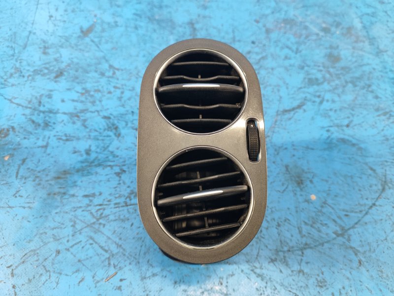 Дефлектор воздушный правый VOLKSWAGEN TIGUAN 08-17 2017 2.0 CCTA 5N0819710 Б/У