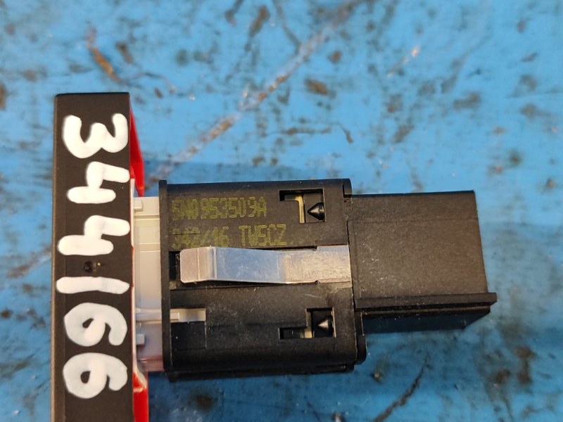 Кнопка аварийной сигнализации VOLKSWAGEN TIGUAN 08-17 2.0 CCTA