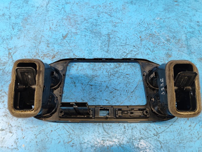 Дефлектор воздушный TIGUAN 08-17 2017 2.0 CCTA