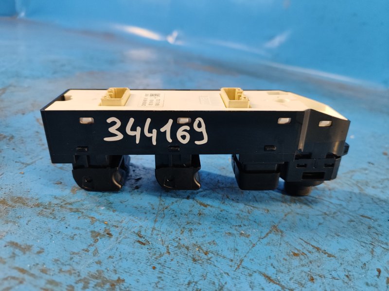 Блок управления стеклоподъемниками CX-5 (KF) 16-21