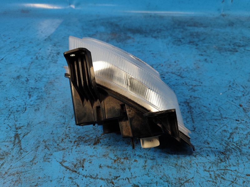 Повторитель поворота в бампер правый RENEGADE (BU) 14- 2015 2.4 ED6