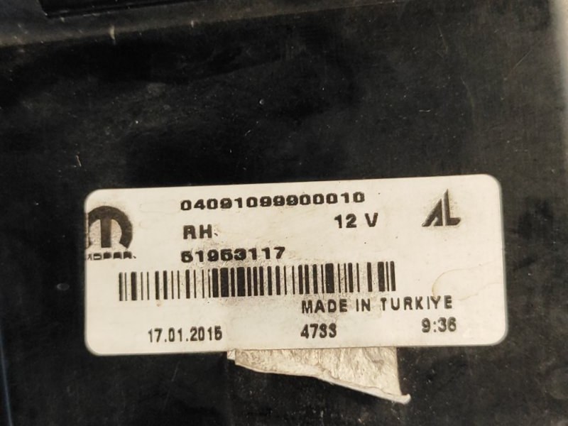 Повторитель поворота в бампер правый RENEGADE (BU) 14- 2015 2.4 ED6