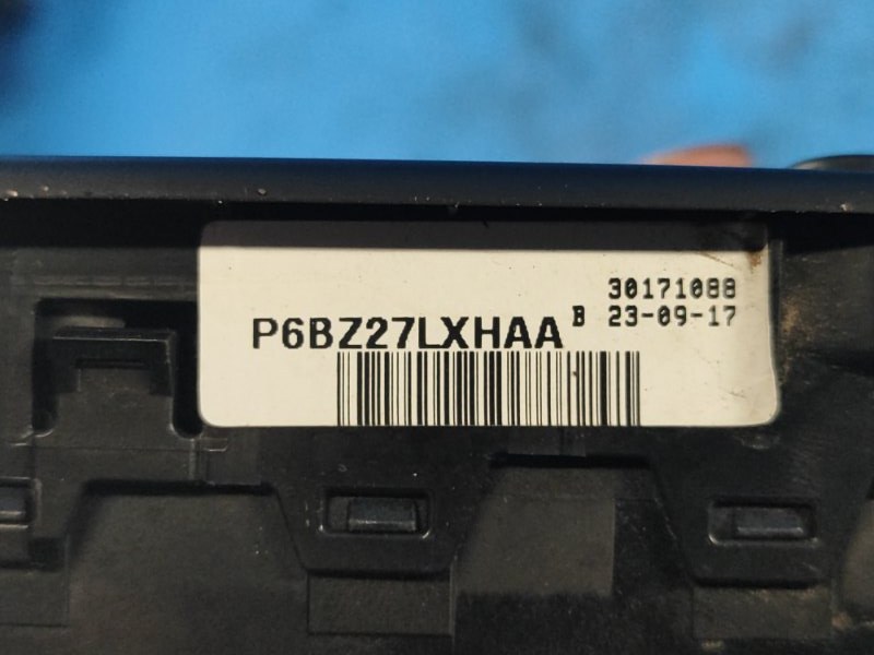 Блок управления стеклоподъемниками JEEP COMPASS 17-21 2.4 EDD Блок управления стеклоподъемниками JEEP COMPASS 17-21 2.4 EDD