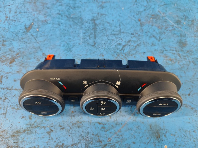 Блок управления печкой RENEGADE (BU) 14- 2015 2.4 ED6 Блок управления печкой RENEGADE (BU) 14- 2015 2.4 ED6