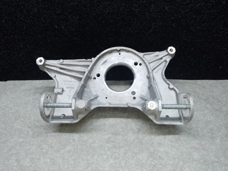 Опора амортизатора передняя левая MODEL Y 19- 2021 Опора амортизатора передняя левая MODEL Y 19- 2021