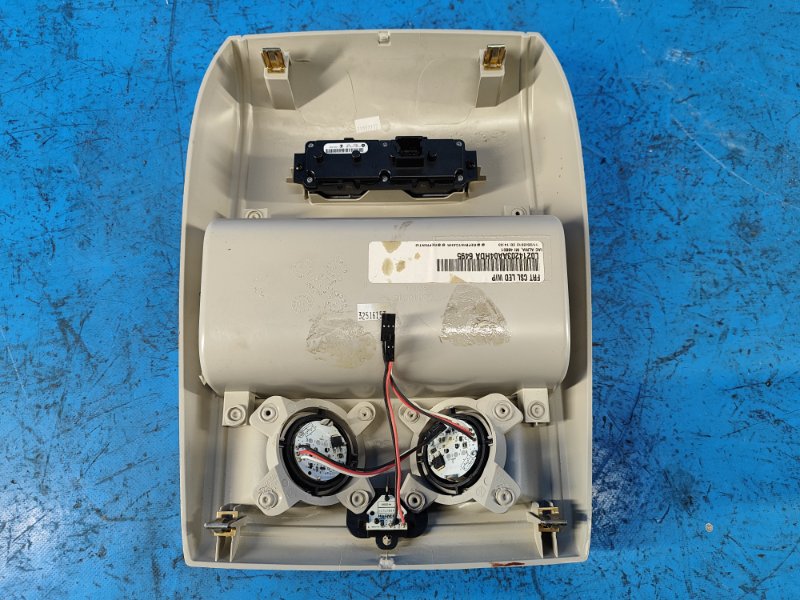 Плафон салона DODGE GRAND CARAVAN 08- 3.6 ERB Плафон салона DODGE GRAND CARAVAN 08- 3.6 ERB