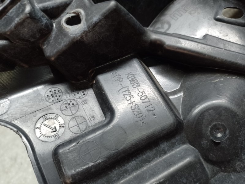 Решетка радиатора CX-5 (KF) 16-21 2018 2.5L Решетка радиатора CX-5 (KF) 16-21 2018 2.5L