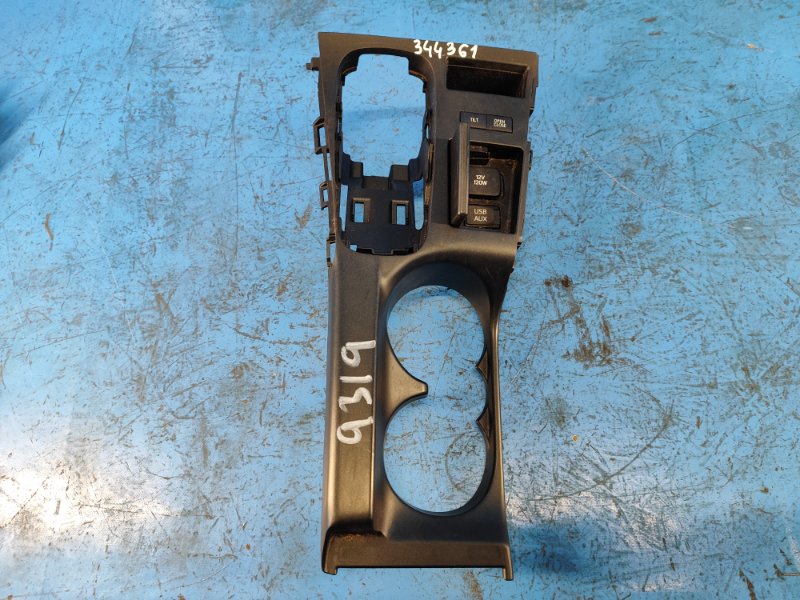 Пластик салона LEXUS CT200 11-17 2012 1.8 2ZRFXE 5885176010 Б/У