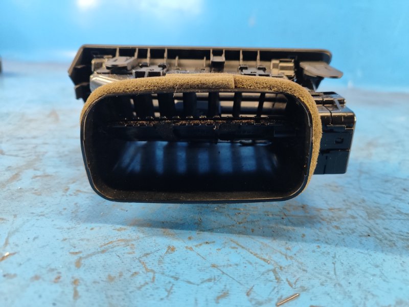 Дефлектор воздушный правый HS250H (ANF10) 09-12 2009 2.4 2AZFXE