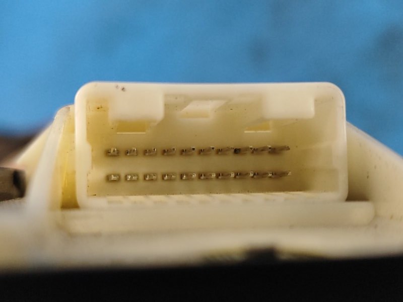 Блок управления стеклоподъемниками TOYOTA PRIUS - 30 09-17