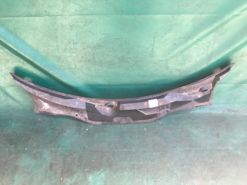 Запчасть пластик под лобовое стекло / жабо JEEP PATRIOT 10-17 2016 2.0 ECN 4879446AE Б/У Пластик под лобовое стекло / Жабо JEEP PATRIOT 10-17 2016 2.0 ECN 4879446AE Б/У