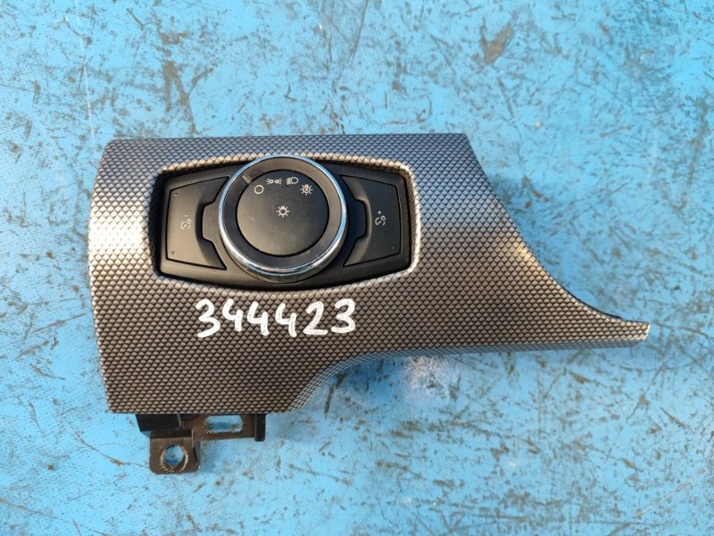 Запчасть блок управления освещением FORD MUSTANG 15- DG9T-13D061-CEW Б/У Блок управления освещением FORD MUSTANG 15- DG9T-13D061-CEW Б/У