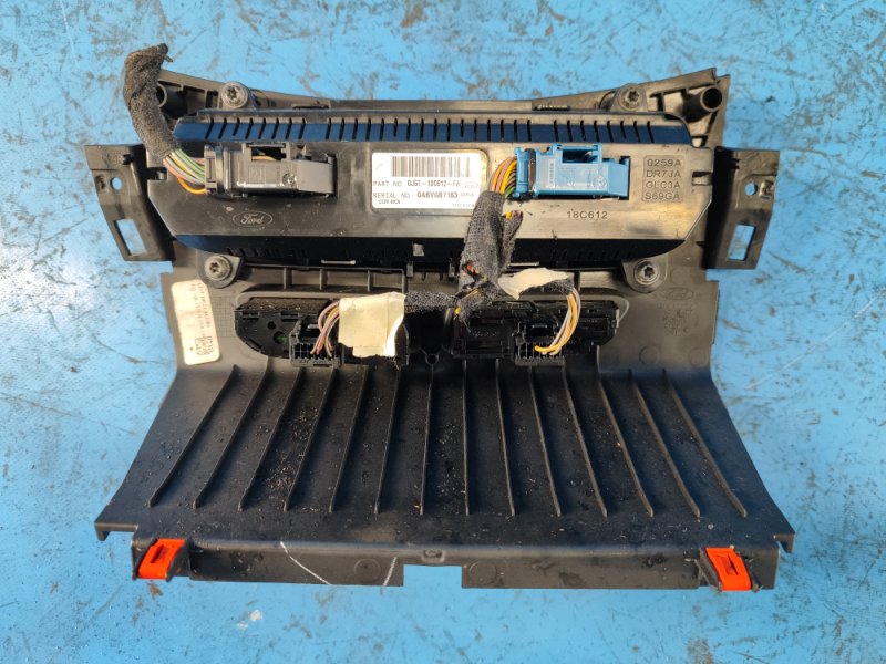 Блок управления печкой ESCAPE 12-19 2017 T15HDTX