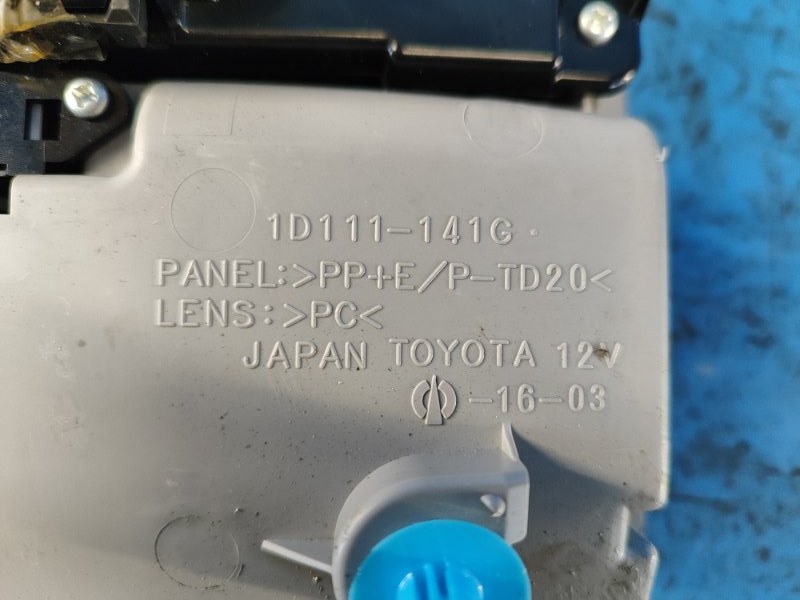 Плафон салона CT200 11-17 2012 1.8 2ZRFXE