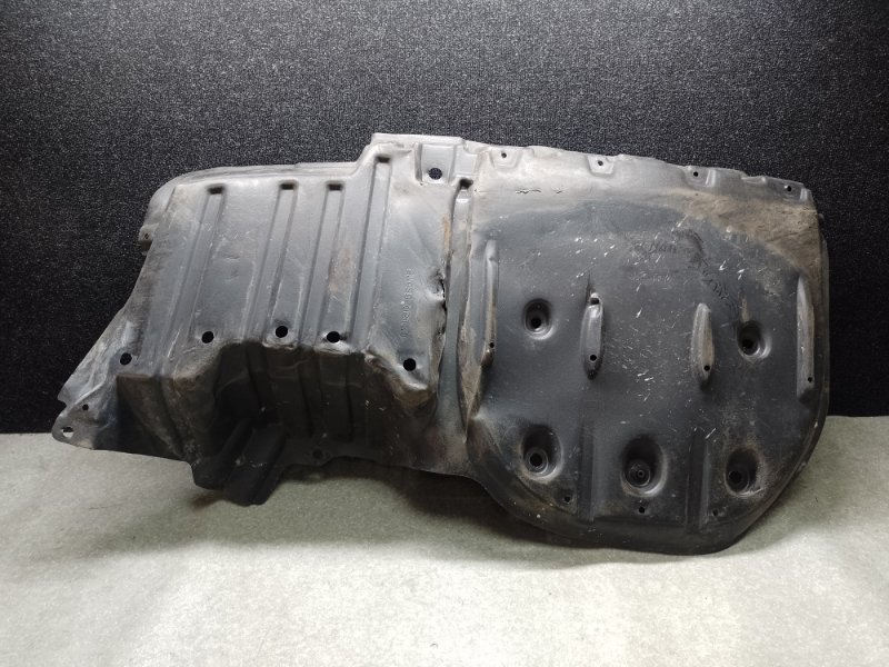 Защита днища задняя левая CAMRY 70 17- 2019 2.5 A25AFKS Защита днища задняя левая CAMRY 70 17- 2019 2.5 A25AFKS