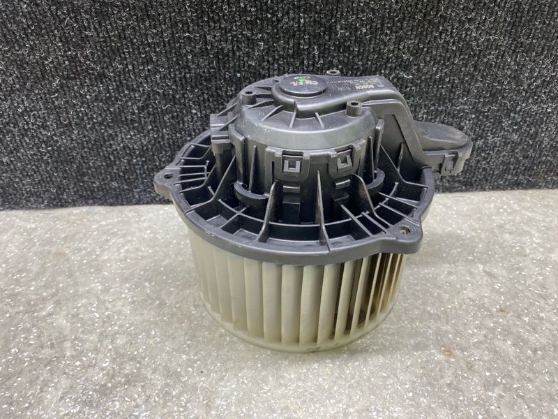 Моторчик печки SANTA FE (DM) 12-18 2017 2.4 G4KJ Моторчик печки SANTA FE (DM) 12-18 2017 2.4 G4KJ