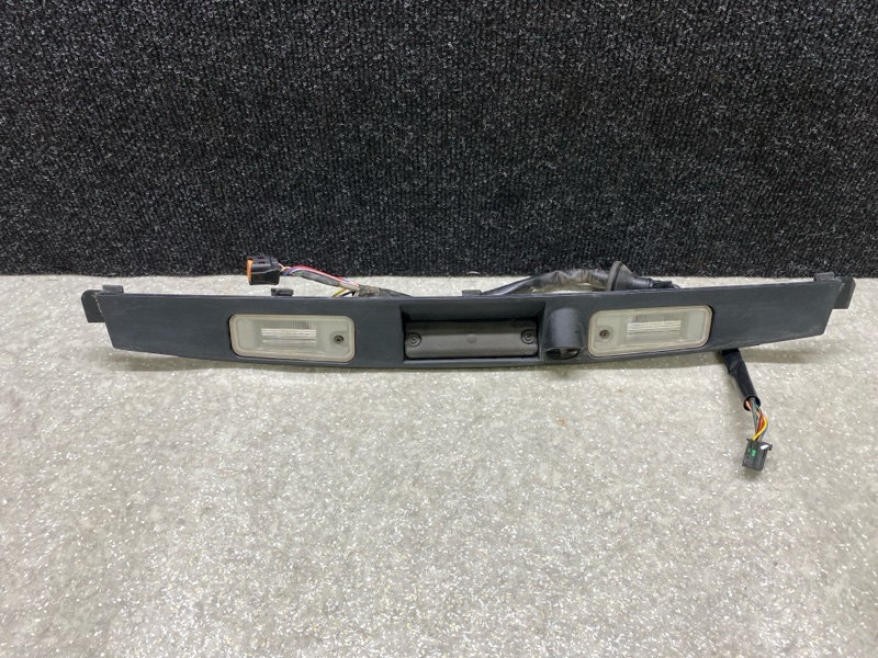 Панель подсветки номера HYUNDAI SANTA FE (DM) 12-18 2017 2.4 G4KJ 87372-4Z500 Б/У