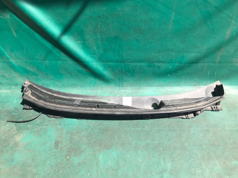 Пластик под лобовое стекло / Жабо NISSAN X-TRAIL/ROGUE T32 13-20 2016 2.5 QR25DE 66862-4BA0A Б/У