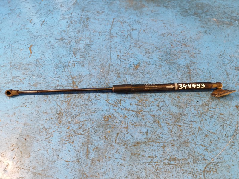 Запчасть амортизатор крышки багажника правый TOYOTA PRIUS - 30 09-17 689500W542 Б/У Амортизатор крышки багажника правый TOYOTA PRIUS - 30 09-17 689500W542 Б/У