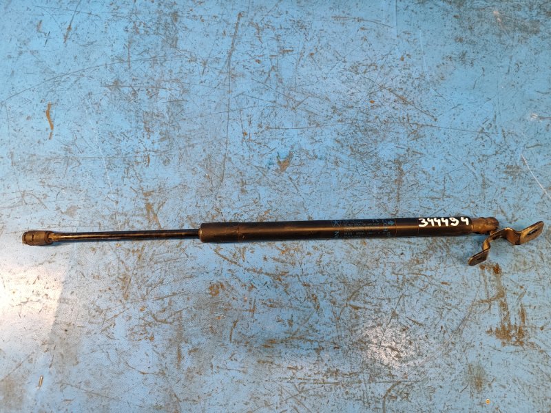 Запчасть амортизатор крышки багажника правый JEEP COMPASS 17-21 2018 2.4 EDD 68242418AB Б/У Амортизатор крышки багажника правый JEEP COMPASS 17-21 2018 2.4 EDD 68242418AB Б/У