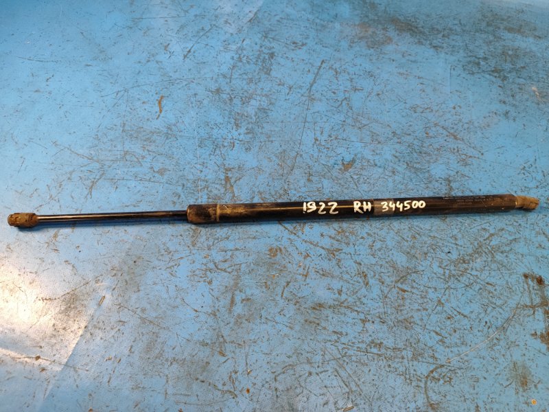 Запчасть амортизатор крышки багажника правый DODGE GRAND CARAVAN 08- 2014 3.6 ERB 4589654AD Б/У Амортизатор крышки багажника правый DODGE GRAND CARAVAN 08- 2014 3.6 ERB 4589654AD Б/У