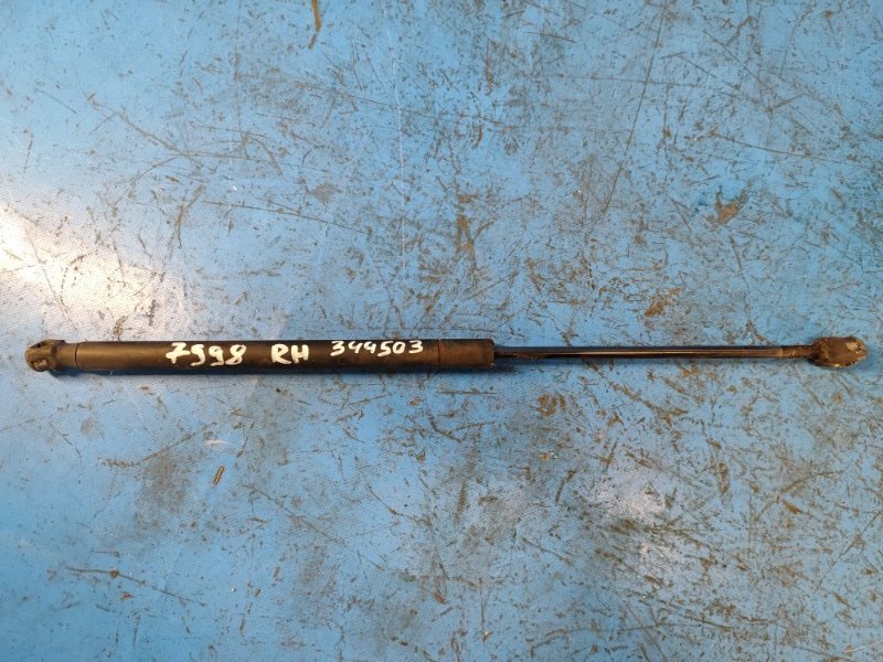 Запчасть амортизатор крышки багажника правый MINI COOPER S R56 06-14 2009 N14B16A 51247148902 Б/У Амортизатор крышки багажника правый MINI COOPER S R56 06-14 2009 N14B16A 51247148902 Б/У