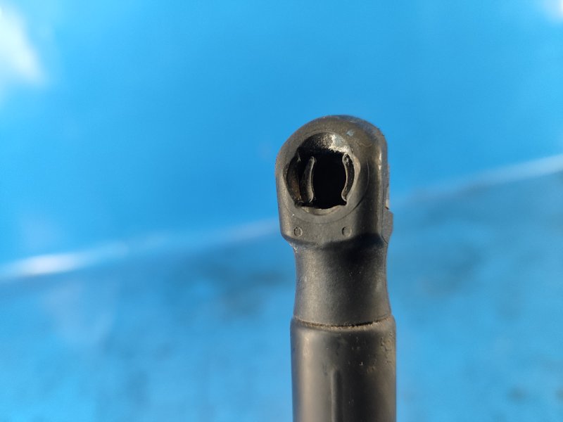 Амортизатор крышки багажника левый COOPER S R56 06-14 2009 N14B16A