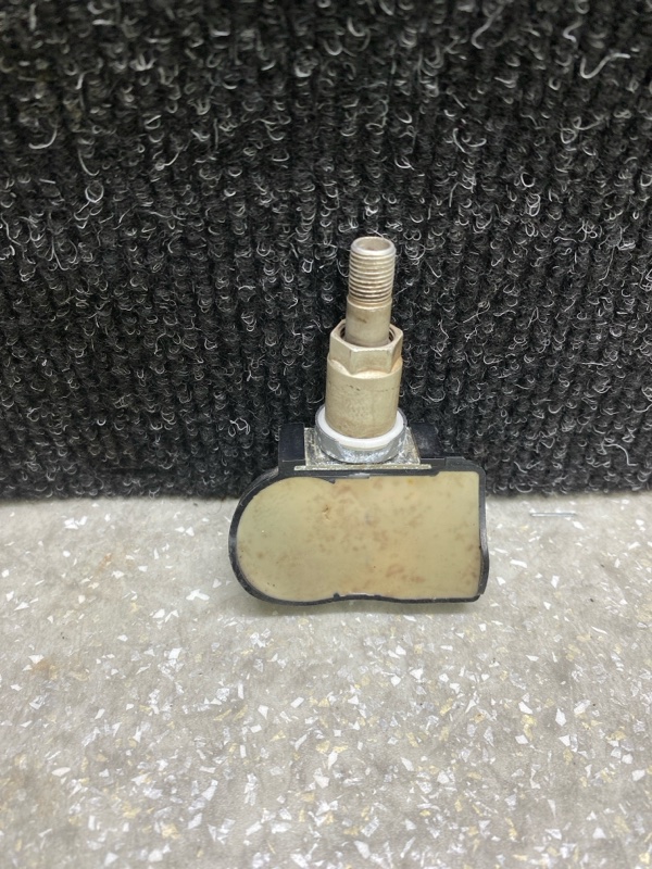 Запчасть датчик давления в шинах HYUNDAI SANTA FE (DM) 12-18 2017 2.4 G4KJ 52933-D4100 Б/У Датчик давления в шинах HYUNDAI SANTA FE (DM) 12-18 2017 2.4 G4KJ 52933-D4100 Б/У