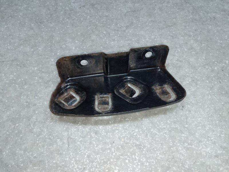 Кронштейн заднего бампера правый MDX (YD2) 06-13 2010 3.7 J37A1