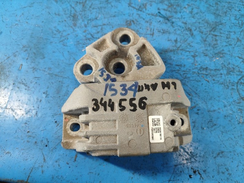 Запчасть подушка акпп левая JEEP COMPASS 17-21 2018 2.4 EDD 68253038AC Б/У Подушка АКПП левая JEEP COMPASS 17-21 2018 2.4 EDD 68253038AC Б/У