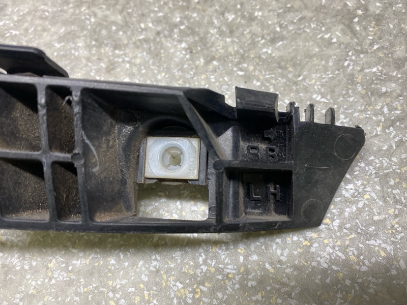 Кронштейн заднего бампера левый HYUNDAI SANTA FE (DM) 12-18 2.4 G4KJ