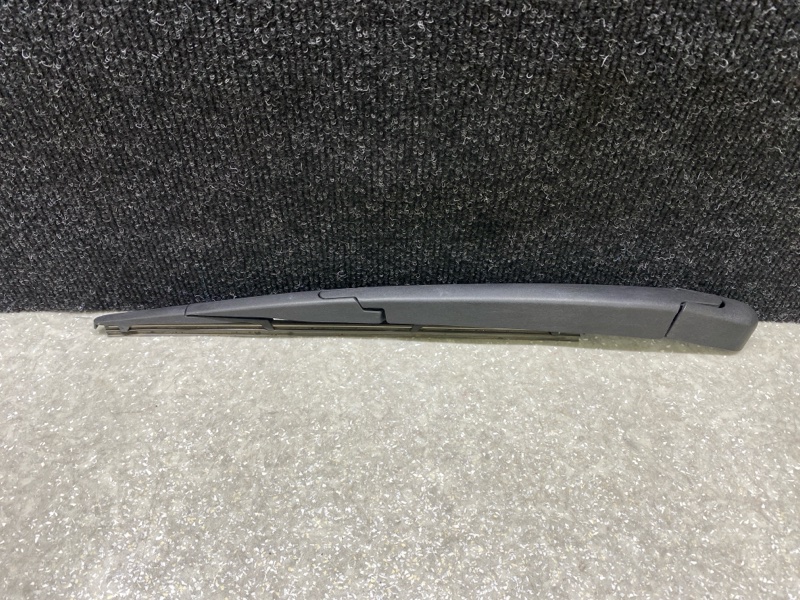 Поводок стеклоочистителя задний SANTA FE (DM) 12-18 2017 2.4 G4KJ Поводок стеклоочистителя задний SANTA FE (DM) 12-18 2017 2.4 G4KJ