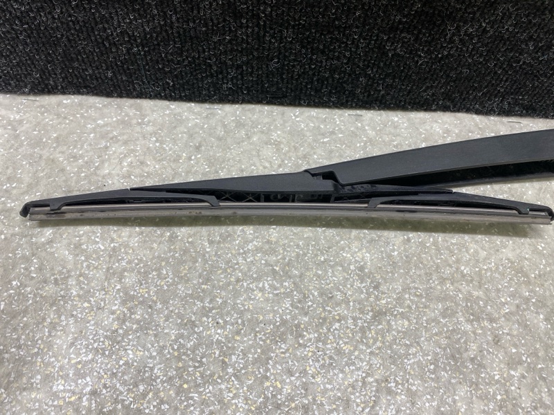 Поводок стеклоочистителя задний HYUNDAI SANTA FE (DM) 12-18 2.4 G4KJ Поводок стеклоочистителя задний HYUNDAI SANTA FE (DM) 12-18 2.4 G4KJ