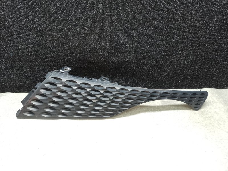 Решетка радиатора левая NISSAN JUKE 10-19 2011 1.6 MR16DDT 62075-1KA0A Б/У