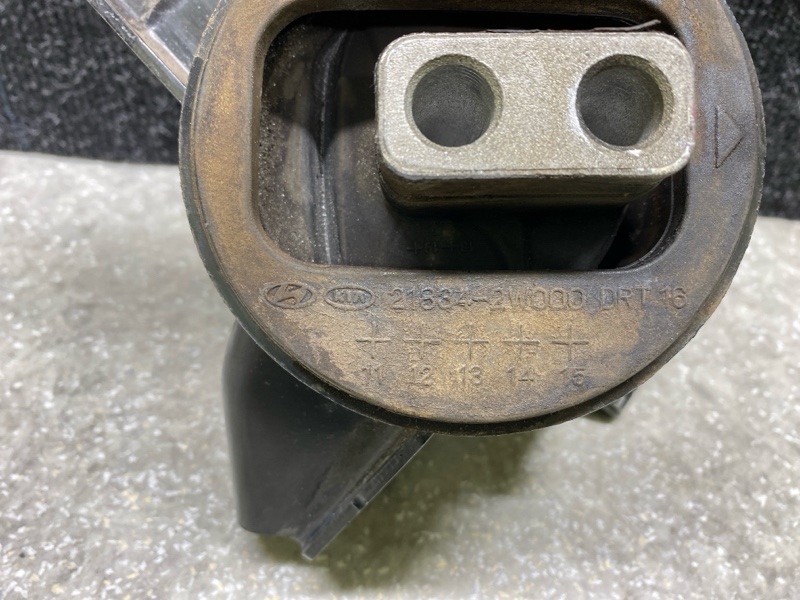 Подушка АКПП левая SANTA FE (DM) 12-18 2017 2.4 G4KJ Подушка АКПП левая SANTA FE (DM) 12-18 2017 2.4 G4KJ