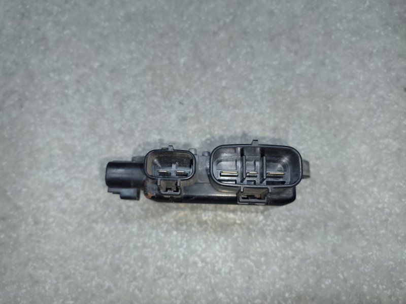 Блок управления вентилятором радиатора NISSAN JUKE 10-19 1.6 MR16DDT