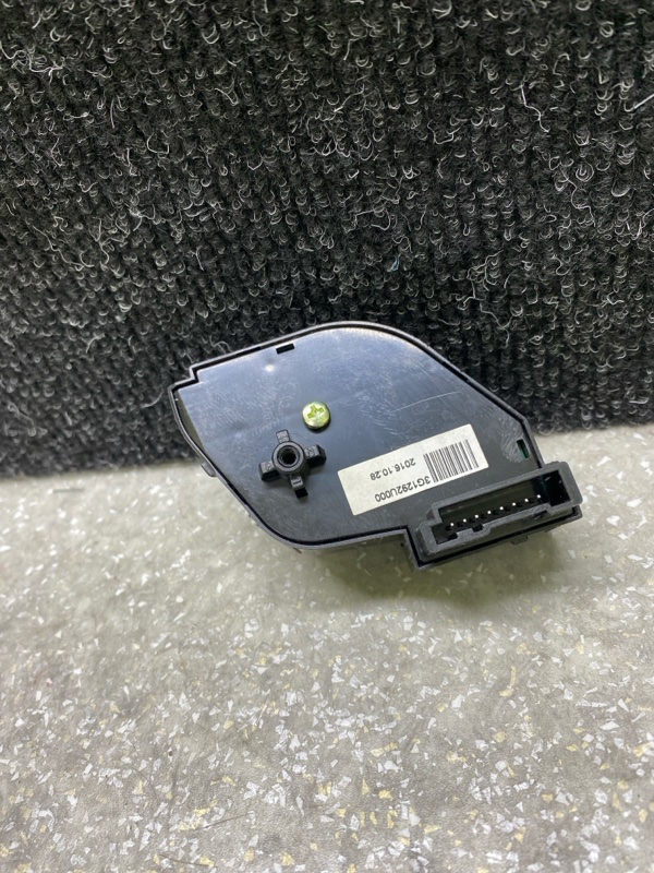 Кнопки на руль правые SANTA FE (DM) 12-18 2017 2.4 G4KJ