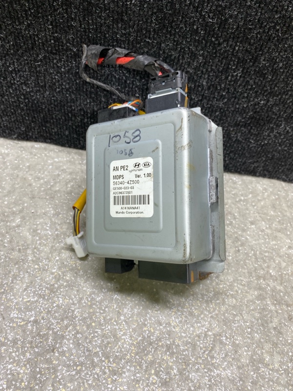 Запчасть блок управления электроусилителем руля HYUNDAI SANTA FE (DM) 12-18 2017 2.4 G4KJ 56340-4Z500 Б/У Блок управления электроусилителем руля HYUNDAI SANTA FE (DM) 12-18 2017 2.4 G4KJ 56340-4Z500 Б/У