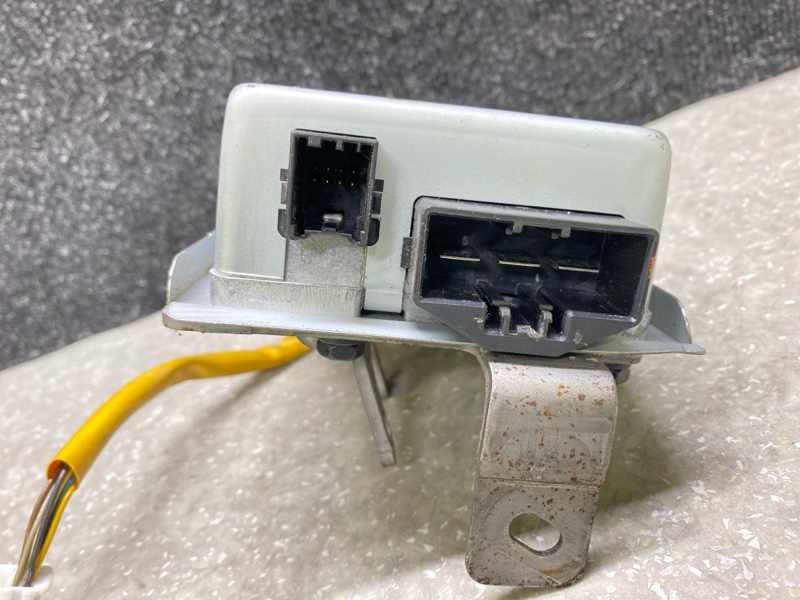 Блок управления электроусилителем руля SANTA FE (DM) 12-18 2017 2.4 G4KJ Блок управления электроусилителем руля SANTA FE (DM) 12-18 2017 2.4 G4KJ