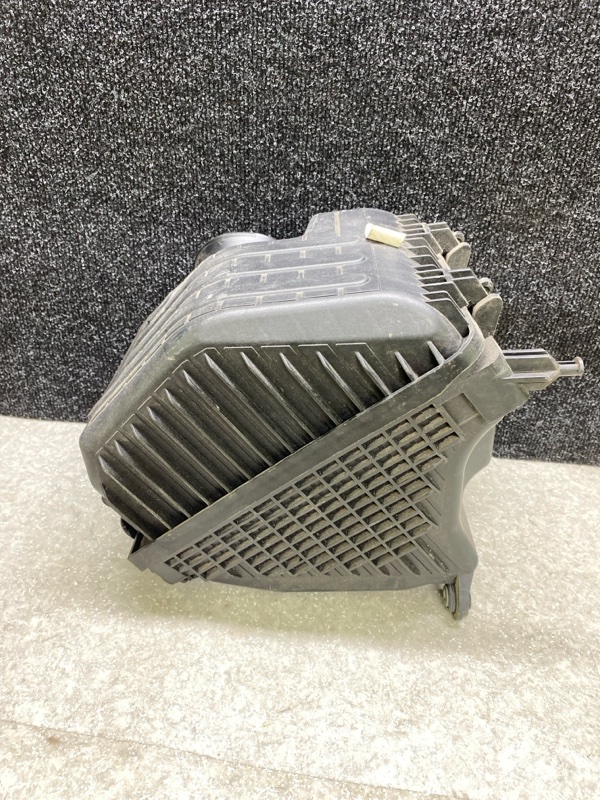 Корпус воздушного фильтра HYUNDAI SANTA FE (DM) 12-18 2.0 G4KH Корпус воздушного фильтра HYUNDAI SANTA FE (DM) 12-18 2.0 G4KH