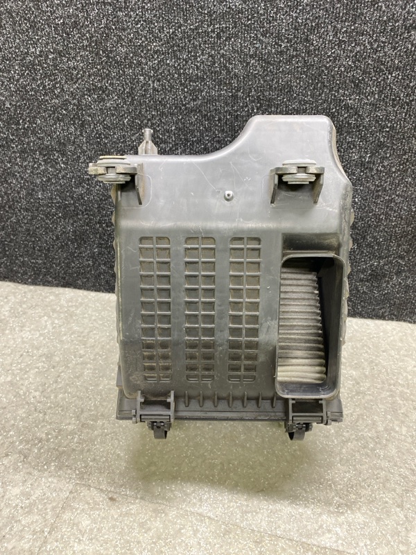 Корпус воздушного фильтра SANTA FE (DM) 12-18 2013 2.0 G4KH Корпус воздушного фильтра SANTA FE (DM) 12-18 2013 2.0 G4KH