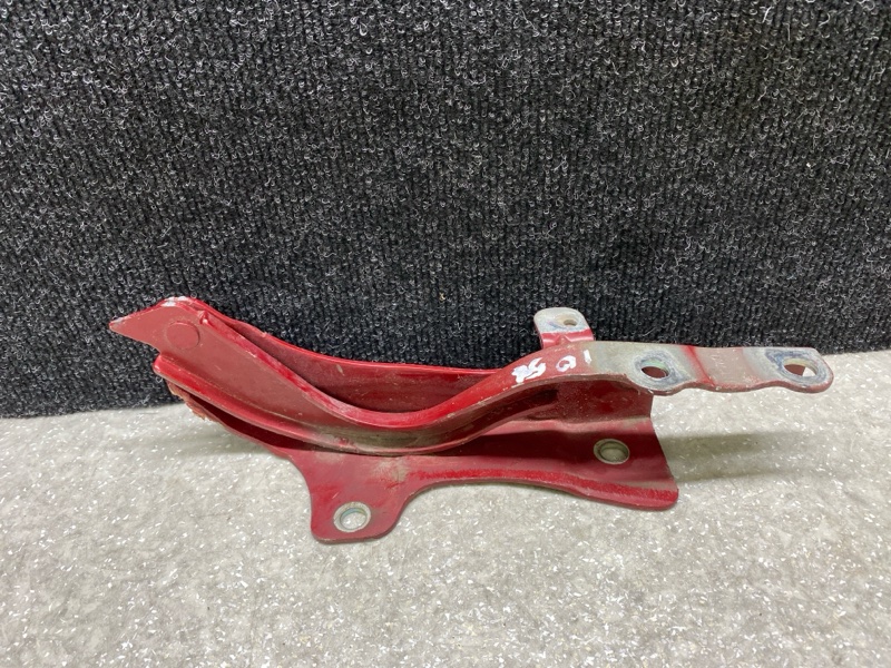 Петля капота левая SANTA FE (DM) 12-18 2017 2.4 G4KJ Петля капота левая SANTA FE (DM) 12-18 2017 2.4 G4KJ