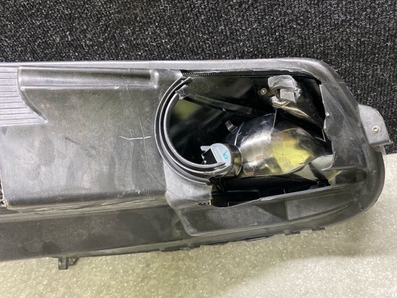 Фара левая ESCAPE 19 - 2020 C15FDOS