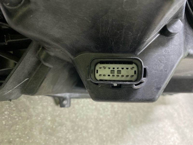 Фара левая ESCAPE 19 - 2020 C15FDOS