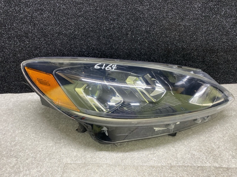 Фара правая FORD ESCAPE 19 - 2020 C15FDOS LJ6Z-13008-C Б/У