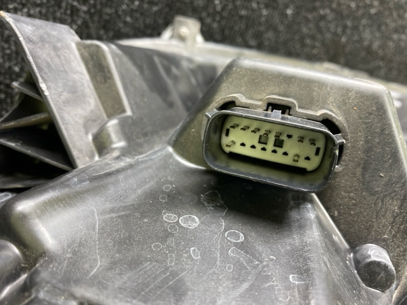 Фара правая ESCAPE 19 - 2020 C15FDOS