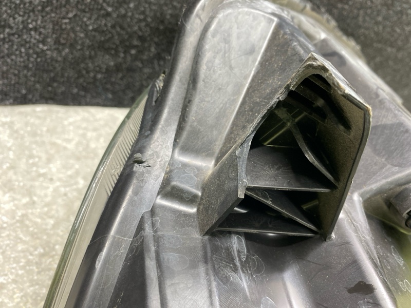 Фара правая ESCAPE 19 - 2020 C15FDOS