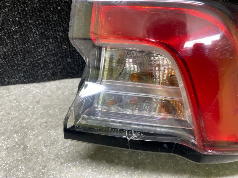 Фонарь наружный правый FORD ESCAPE 19 - C15FDOS