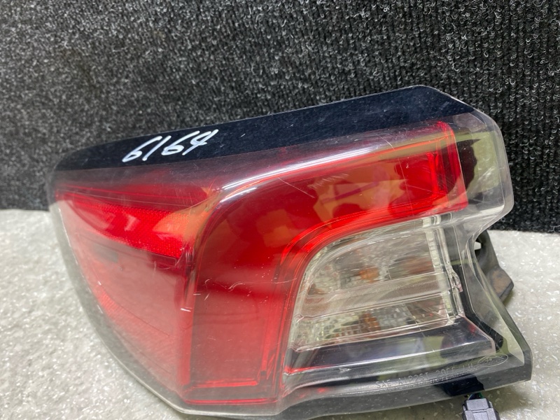 Фонарь наружный левый ESCAPE 19 - 2020 C15FDOS