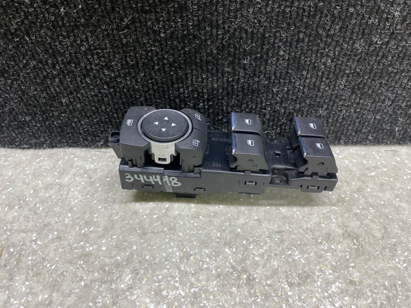 Запчасть блок управления стеклоподъемниками передний левый FORD ESCAPE 19 - 2020 C15FDOS LJ6Z-14529-CA Б/У Блок управления стеклоподъемниками передний левый FORD ESCAPE 19 - 2020 C15FDOS LJ6Z-14529-CA Б/У